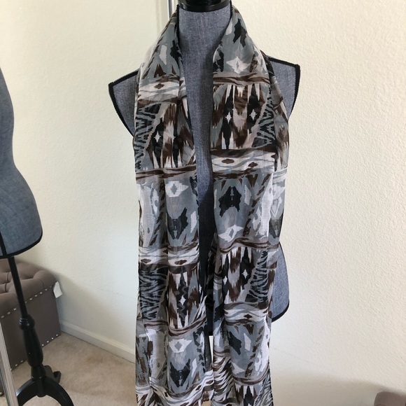 Large Scarf - Picture 4 of 5